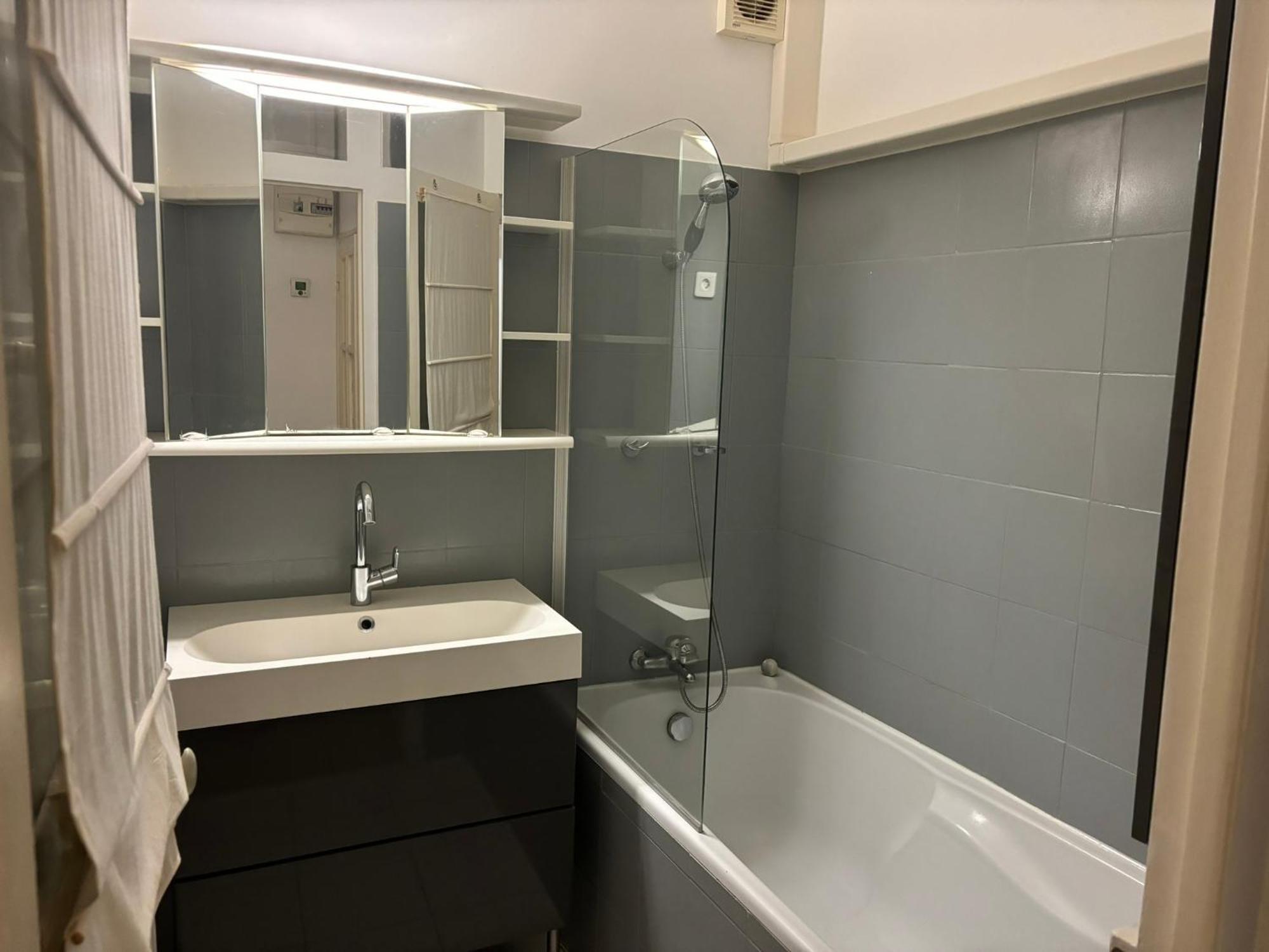 2 Bedroom Funky Apartment In The Heart Of The Old Town Of Antibes Extérieur photo