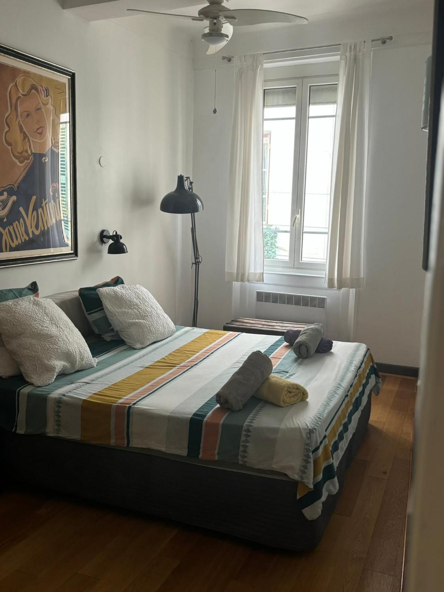 2 Bedroom Funky Apartment In The Heart Of The Old Town Of Antibes Extérieur photo